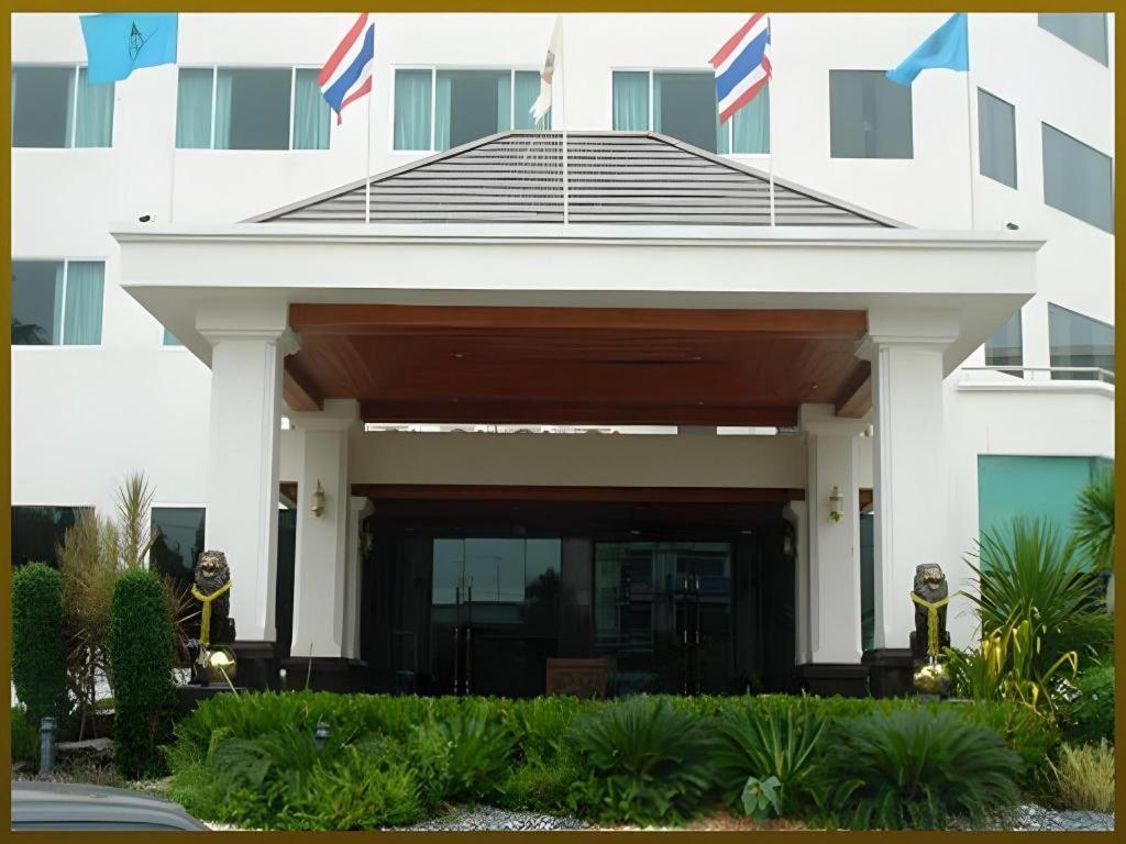 Sri U-Thong Grand Hotel Suphan Buri Exterior foto